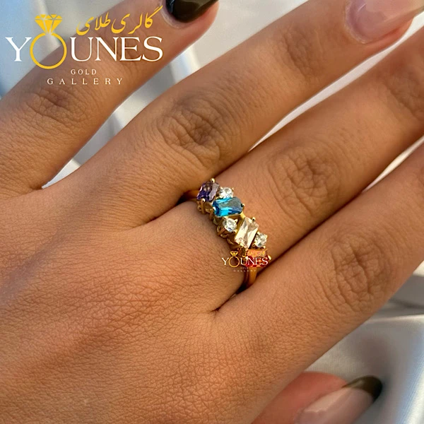 انگشتر طلا پایه جواهری نگین خاص رنگی